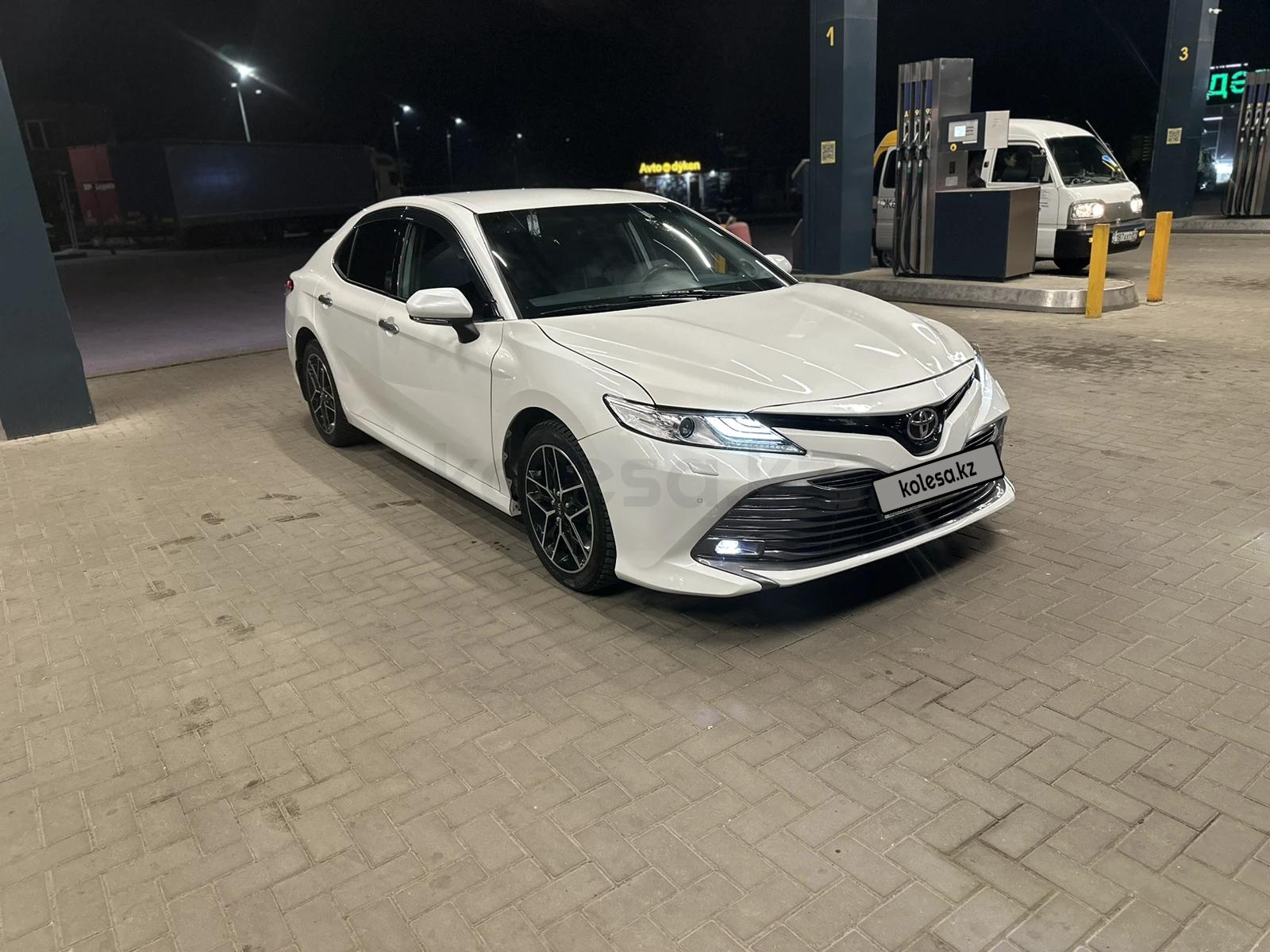 Toyota Camry 2019 г.