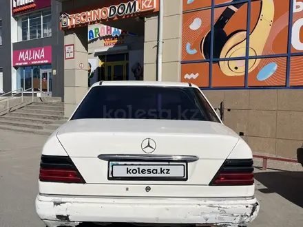 Mercedes-Benz E 220 1994 года за 1 100 000 тг. в Астана – фото 3