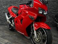 Honda  VFR800 BATYR MOTO РАССРОЧКА !!! 1999 годаүшін2 500 000 тг. в Алматы