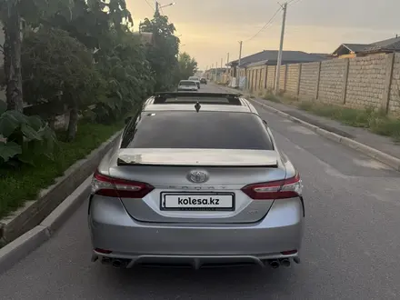 Toyota Camry 2019 года за 13 700 000 тг. в Шымкент – фото 3