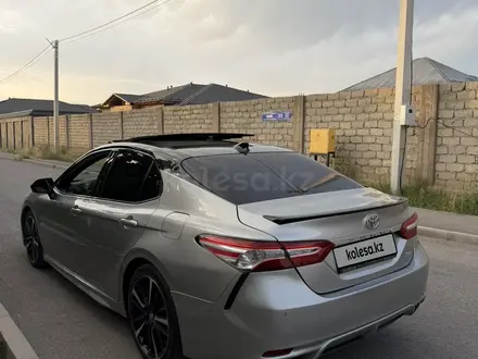 Toyota Camry 2019 года за 13 700 000 тг. в Шымкент – фото 6