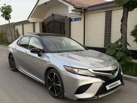 Toyota Camry 2019 года за 13 700 000 тг. в Шымкент
