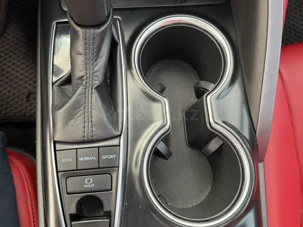 Toyota Camry 2019 года за 13 700 000 тг. в Шымкент – фото 9