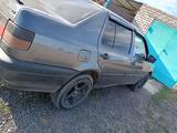 Volkswagen Vento 1993 года за 700 000 тг. в Семей – фото 2