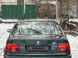 BMW 528 1997 года за 2 900 000 тг. в Алматы – фото 3