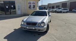 Mercedes-Benz CLK 320 2001 годаfor3 900 000 тг. в Актау