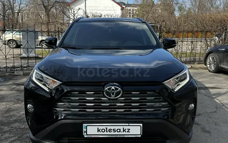 Toyota RAV4 2021 года за 18 000 000 тг. в Алматы