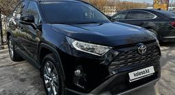 Toyota RAV4 2021 года за 18 000 000 тг. в Алматы – фото 2