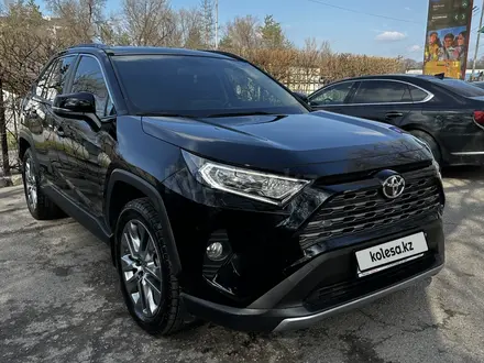 Toyota RAV4 2021 года за 18 000 000 тг. в Алматы – фото 2