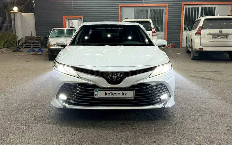 Toyota Camry 2018 года за 14 800 000 тг. в Тараз