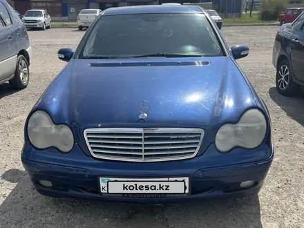 Mercedes-Benz C 180 2002 года за 3 300 000 тг. в Усть-Каменогорск