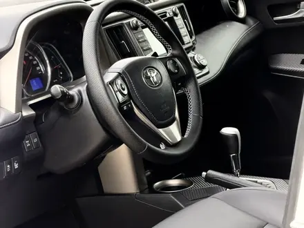 Toyota RAV4 2015 года за 9 400 000 тг. в Алматы – фото 20