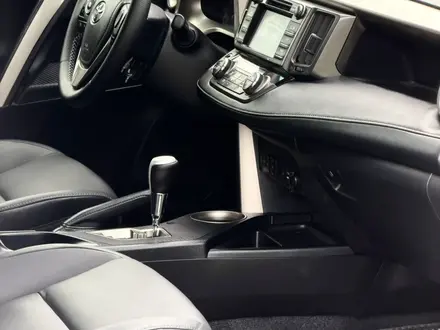 Toyota RAV4 2015 года за 9 400 000 тг. в Алматы – фото 22
