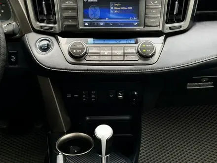 Toyota RAV4 2015 года за 9 400 000 тг. в Алматы – фото 31