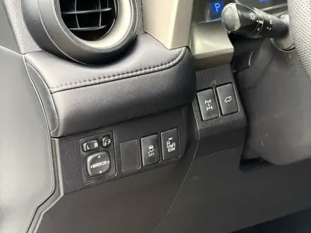 Toyota RAV4 2015 года за 9 400 000 тг. в Алматы – фото 36