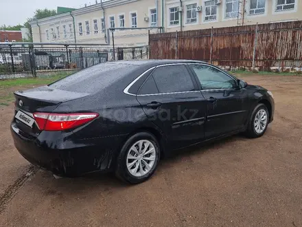 Toyota Camry 2016 годаүшін9 200 000 тг. в Уральск – фото 3