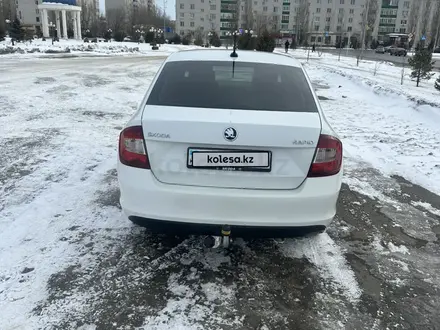 Skoda Rapid 2017 года за 5 500 000 тг. в Уральск – фото 3