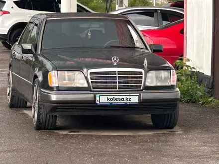 Mercedes-Benz E 280 1994 года за 2 900 000 тг. в Караганда