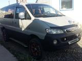 Hyundai Starex 2002 года за 3 500 000 тг. в Атырау – фото 2