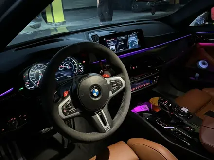 BMW M5 2019 года за 45 000 000 тг. в Алматы – фото 15