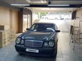 Mercedes-Benz E 280