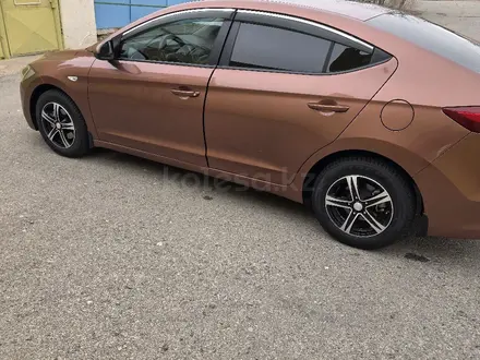 Hyundai Elantra 2017 года за 6 700 000 тг. в Тараз – фото 4