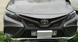 Toyota Camry 2022 года за 14 600 000 тг. в Уральск – фото 5