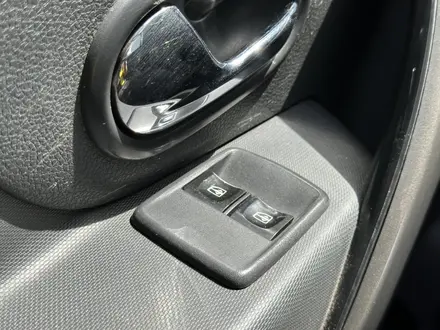 Renault Logan 2018 года за 4 390 000 тг. в Актобе – фото 16