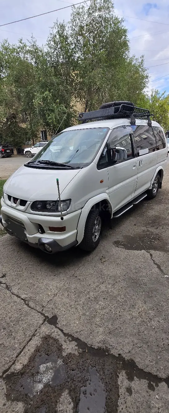 Mitsubishi Delica, 2002