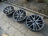 Диски toyota camry prestige комплект за 400 000 тг. в Алматы