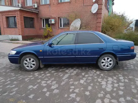 Toyota Camry 1997 года за 2 800 000 тг. в Семей