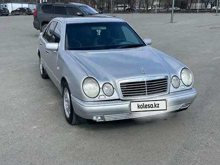 Mercedes-Benz E 280 1997 года за 2 800 000 тг. в Шымкент – фото 4