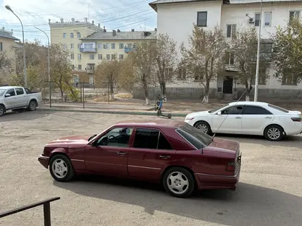 Mercedes-Benz E 280 1993 года за 2 500 000 тг. в Караганда – фото 5