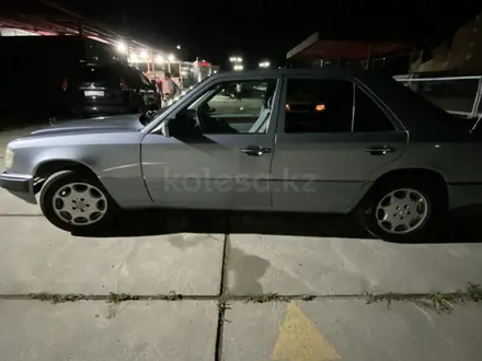 Mercedes-Benz E 230 1991 года за 2 000 000 тг. в Алматы – фото 17