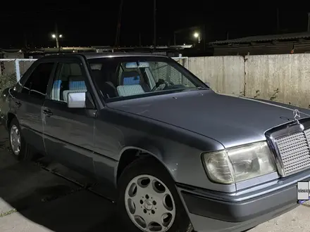 Mercedes-Benz E 230 1991 года за 2 000 000 тг. в Алматы – фото 18
