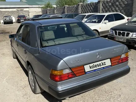Mercedes-Benz E 230 1991 года за 2 000 000 тг. в Алматы – фото 21