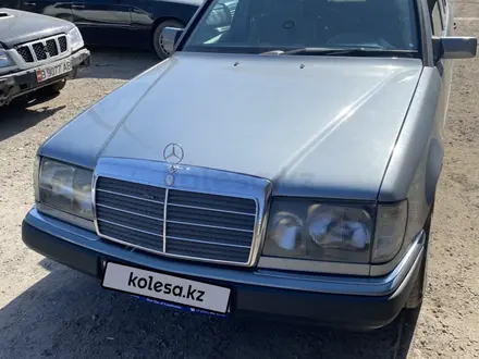 Mercedes-Benz E 230 1991 года за 2 000 000 тг. в Алматы – фото 22