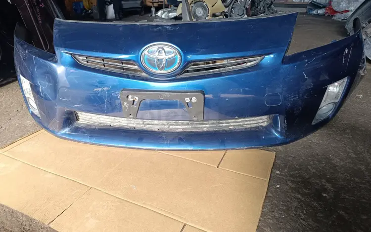 Бампер передний в сборе на Toyota Prius за 80 000 тг. в Алматы