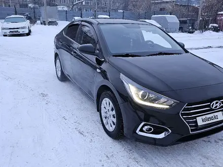 Hyundai Accent 2018 года за 7 300 000 тг. в Петропавловск – фото 2