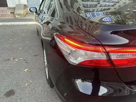 Toyota Camry 2019 года за 13 300 000 тг. в Астана – фото 13