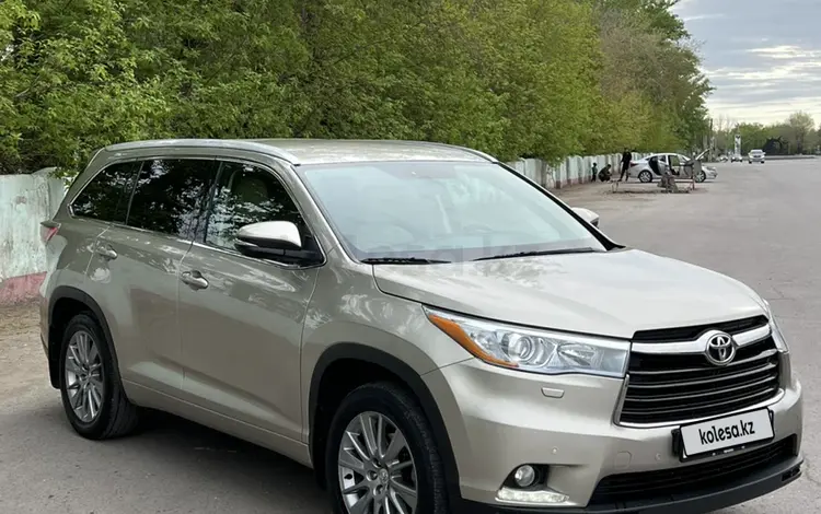 Toyota Highlander 2014 года за 12 900 000 тг. в Караганда