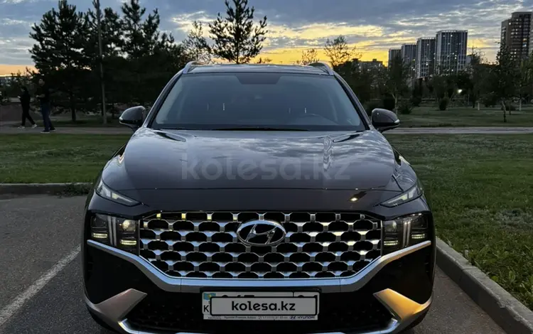 Hyundai Santa Fe 2022 годаfor16 500 000 тг. в Астана