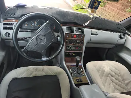 Mercedes-Benz E 280 1998 года за 1 850 000 тг. в Алматы – фото 14