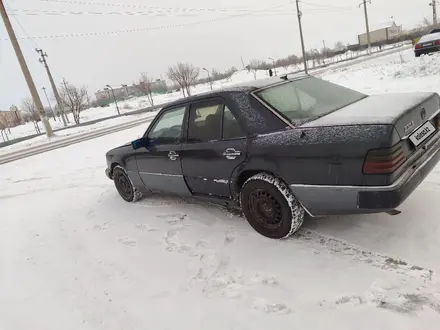 Mercedes-Benz E 230 1990 года за 500 000 тг. в Шахтинск – фото 5