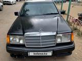 Mercedes-Benz E 200 1990 года за 600 000 тг. в Жезказган