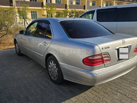 Mercedes-Benz E 320 2000 года за 5 000 000 тг. в Актау – фото 2