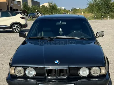 BMW 520 1995 года за 1 690 000 тг. в Уральск – фото 2