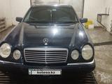 Mercedes-Benz E 320 1998 годаүшін1 850 000 тг. в Актобе – фото 2