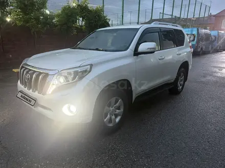 Toyota Land Cruiser Prado 2013 года за 14 300 000 тг. в Актобе