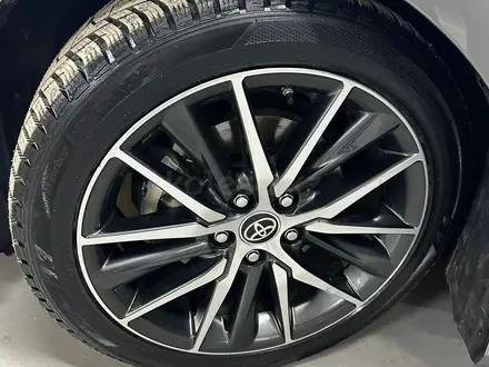 Toyota Camry 2021 года за 16 500 000 тг. в Караганда – фото 11